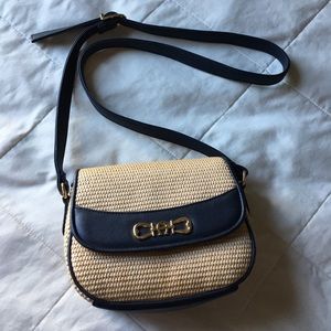 Vintage Etienne Aigner hand bag.